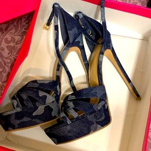 Blue camo heels brand new never worn still have original box